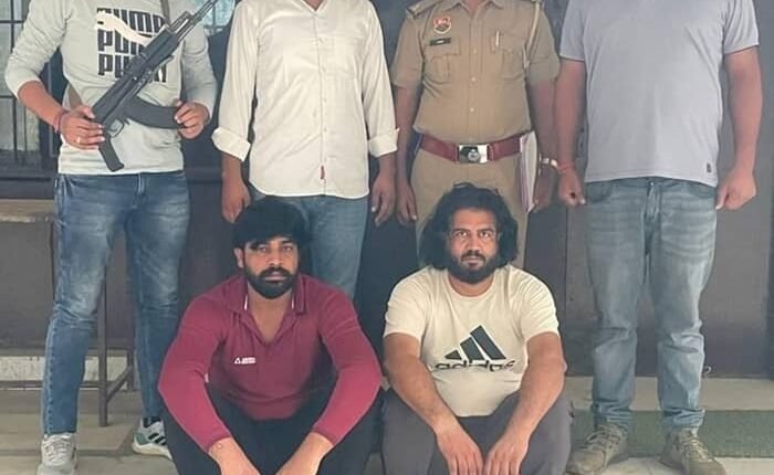 The team of Crime Branch Central arrested the accused with a country-made pistol and cartridges