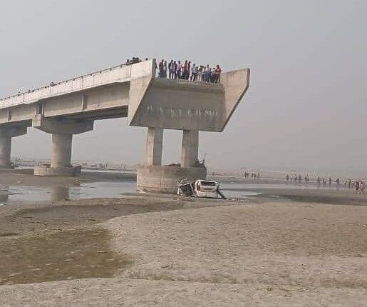 Car falls from an incomplete bridge in Bareilly, three dead