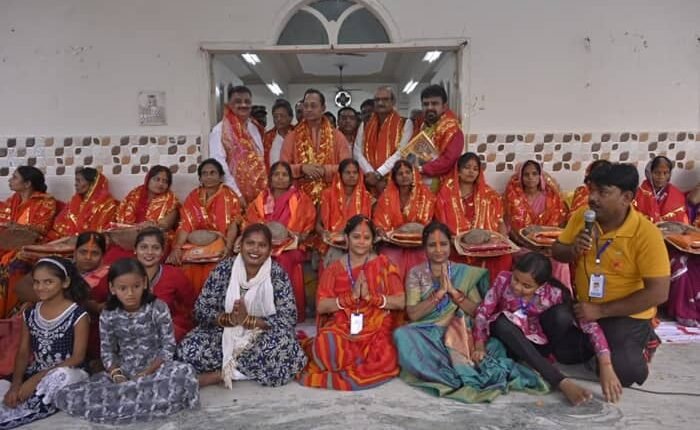 The new Disha family distributed soup, saree and saree worship material among 51 Chhath Vratis