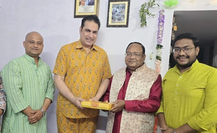 Decorations in Noor Mahal on Diwali, Naved Mian congratulated