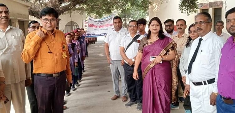 Prabhat Ferry and Legal Awareness Camps were organized on Legal Services Day