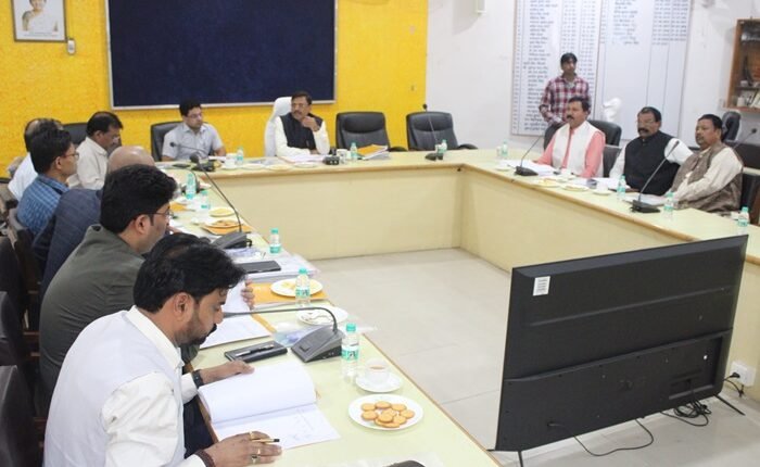 The 39th infrastructure meeting of Rampur Development Authority Board was held under the chairmanship of Divisional Commissioner