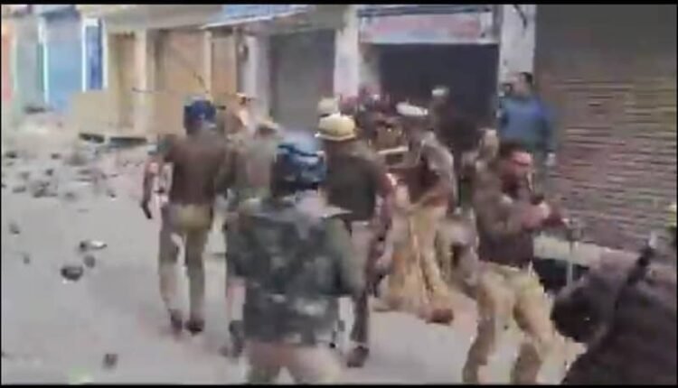 Sambhal: Stone pelting during survey of Jama Masjid, police lathicharged and dispersed the crowd