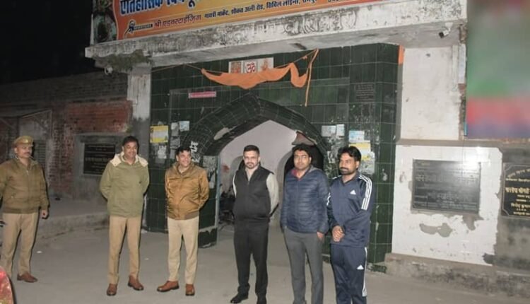 Rampur: Superintendent of Police conducts surprise inspection of religious places and police offices