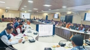 Resolve problems of entrepreneurs and businessmen on priority basis