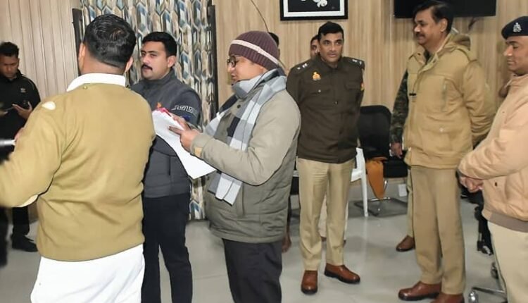 Rampur: Superintendent of Police held public hearing and inspected the police line