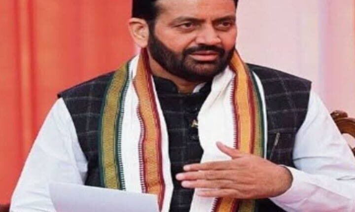 Chief Minister Naib Singh Saini celebrated his birthday with sanitation workers
