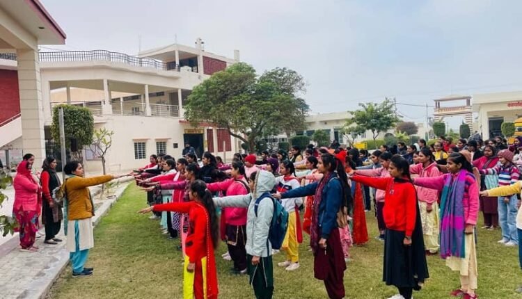 Fit India Week celebrated in Janta Kanya PG College