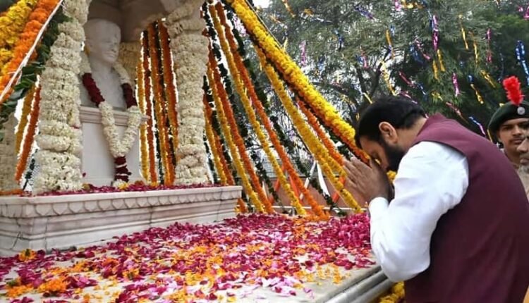 Sir Chhotu Ram ji's 144th birth anniversary was celebrated in Rohtak, Chief Minister Naib Saini paid tribute