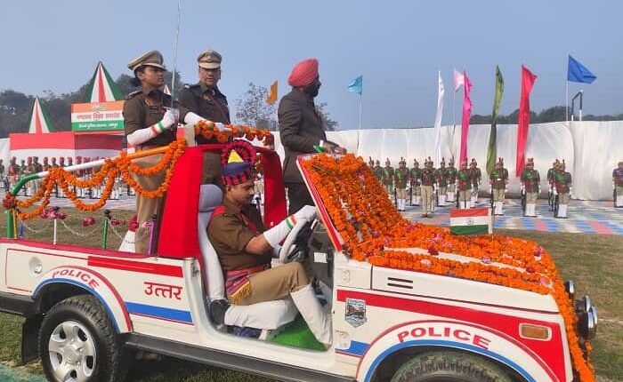Rampur: On the occasion of 76th Republic Day, the city MLA hoisted the flag at 9:00 am
