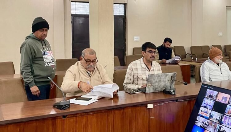 The aim of the government is to settle the complaints in the Samadhan camp as soon as possible, Corporation's XEN Padma Bhushan heard the complaints in the Samadhan camp