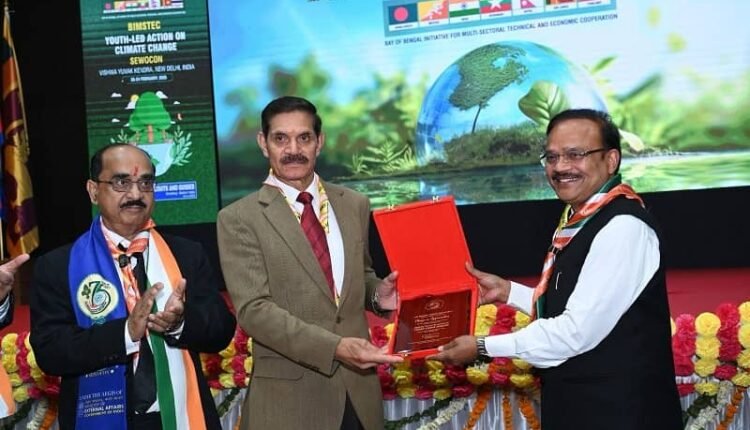 Former Army Chief General Dalbir Suhag and youth joined hands to fight challenges of Climate Change.