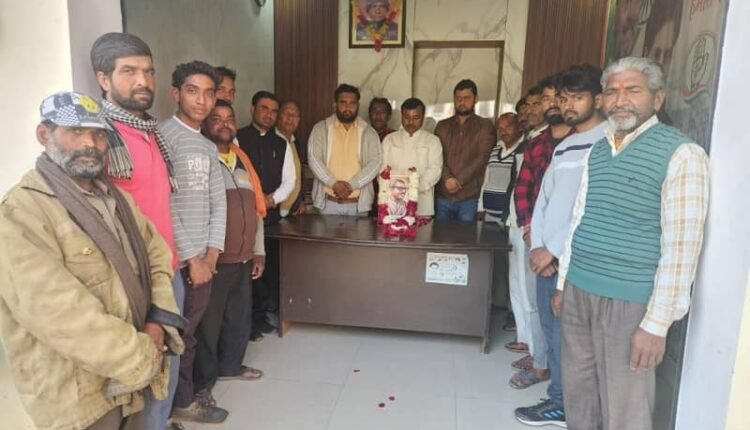 Congressmen paid tribute to former Bihar Chief Minister, Jananayak Karpuri Thakur on his death anniversary