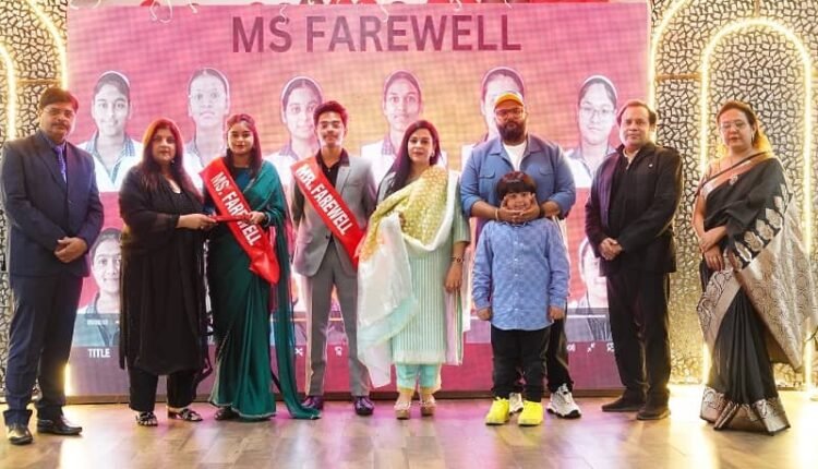 Juniors throw emotional farewell party for seniors at Bloomingdale School