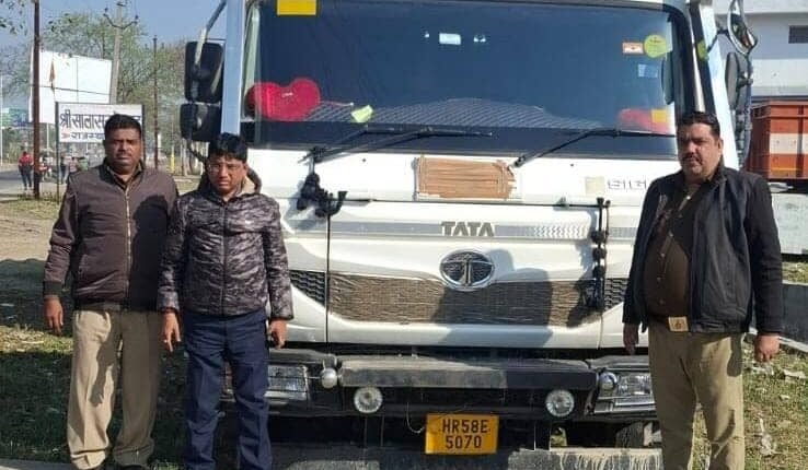 Checking campaign conducted by the Transport Department, 12 overloaded vehicles were challaned, 6 were seized