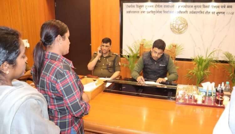 Rampur News: Outsiders are doing illegal collection in the municipali