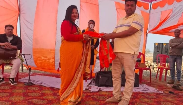 A grand Basant Panchami fair festival was organized by Maa Patan Devi Sthal Jamuhara in Tehsil Lalganj area