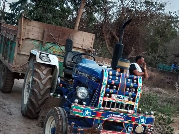 Joint raid by police and mineral department on illegal mining