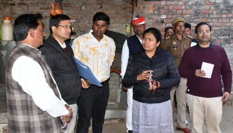 DM did physical verification of the works of Zero Poverty and Pradhan Mantri Awas Yojana