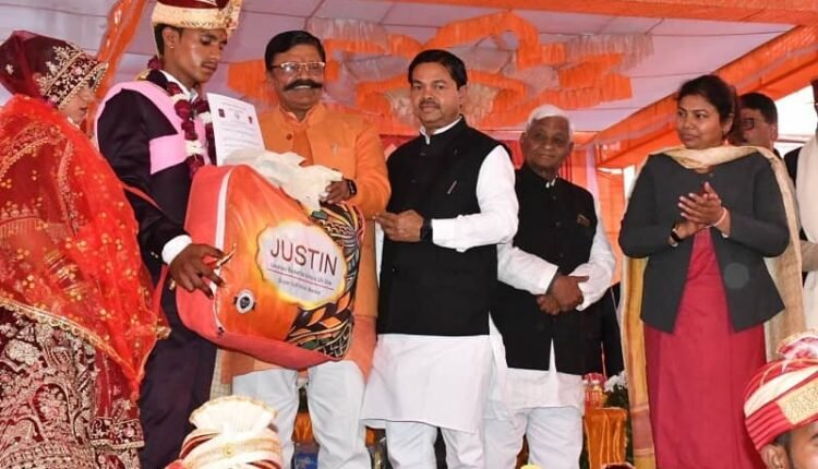 Marriage of 361 couples was completed under Chief Minister's Mass Marriage Scheme