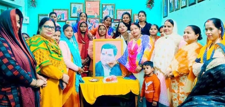 Azamgarh's SP MP Dharmendra Yadav's birthday was celebrated with great pomp