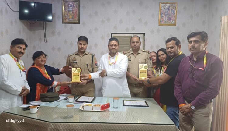 "Yug Shakti Revolutionary Organization" honored police officers