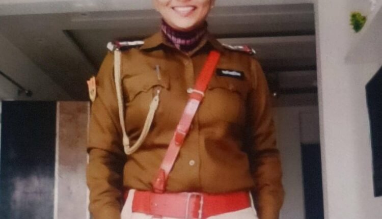 Sub Inspector Akhilesh Kumari dies due to illness, mourning in the police department