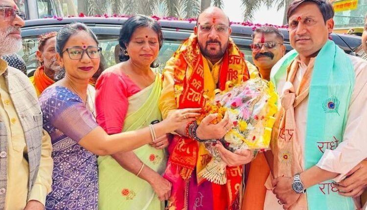 District in-charge Chaudhary Raja Verma received a grand welcome in Rampur, gave a statement on the achievements of the state government