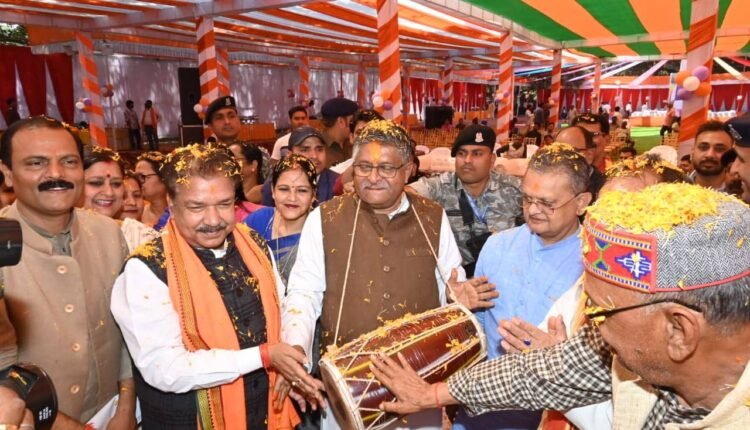 CM Nitish Kumar, Upendra Kushwaha, State President Dilip Jaiswal, Deputy CM Samrat Choudhary, Vijay Kumar Sinha and other prominent BJP leaders attended Holi gathering of Ravi Shankar Prasad.