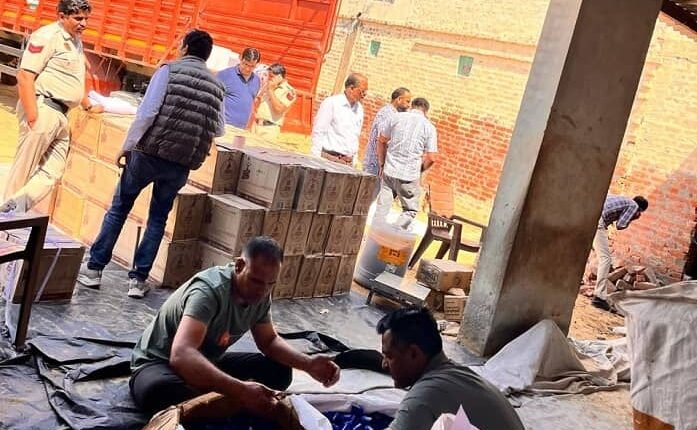 Fake English liquor manufacturing factory busted, huge quantity of English liquor, labels and holograms recovered