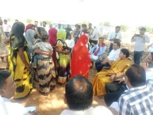 Mirzapur: MLA reprimanded Jal Nigam officials after seeing dry taps, ordered to supply drinking water through taps within 15 days