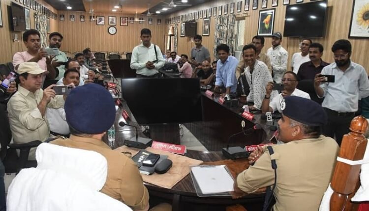 Rampur: DIG Moradabad did annual inspection of police line, listened to problems and gave instructions