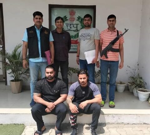 Two accused who fired in the air outside the house were arrested, the team of Crime Branch Sector 65 nabbed them