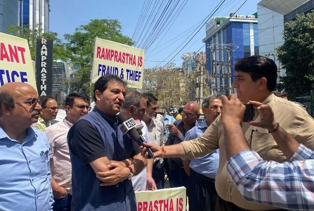 Victims protest, sloganeering in Gurugram against Ramprastha builder