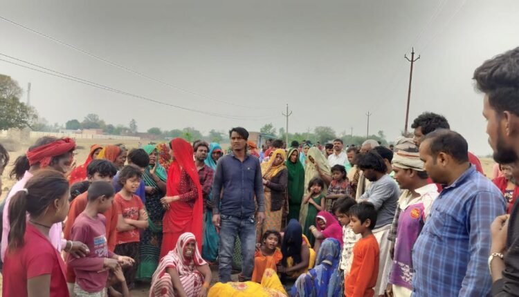 Mirzapur: Bike rider died in a painful road accident, another seriously injured, know the aspects of the accident