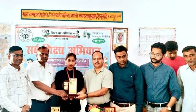Aarushi Patel became the district topper after getting her primary education from a government school
