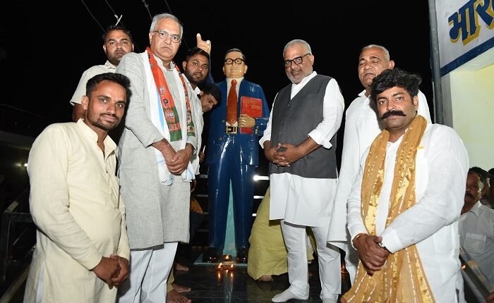 Union Minister Bhupendra Singh Yadav garlanded the statue of Baba Saheb and offered flowers