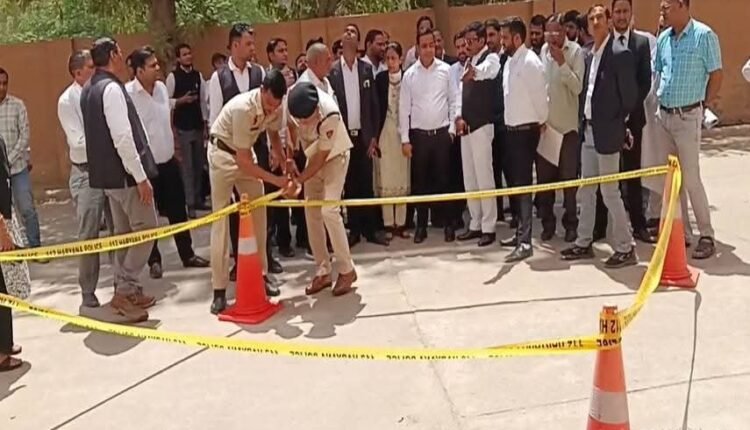 A lawyer committed suicide by jumping from his chamber building in Faridabad, the big reason came to light; he used to practice in the district court