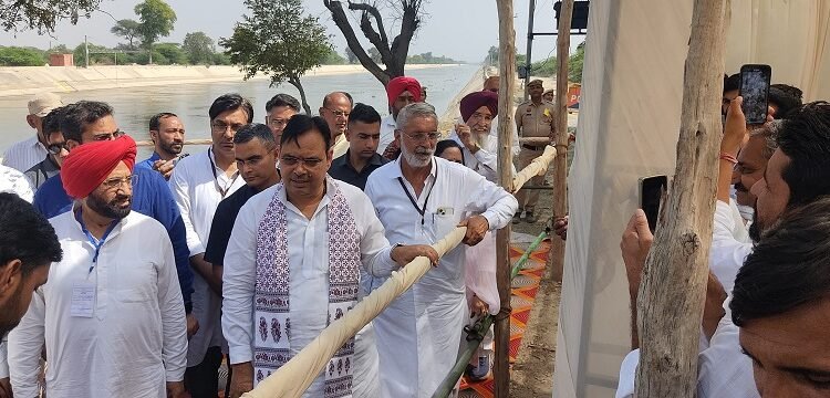 Rajasthan Chief Minister Shri Bhajan Lal Sharma inspected the Indira Gandhi Canal in Lohgarh