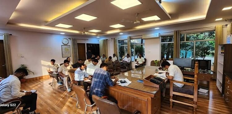 Review meeting of local bodies and taxes concluded under the chairmanship of District Magistrate