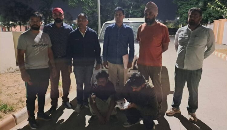 Action taken against Chitta smugglers, two youths including an interstate criminal arrested with heroin