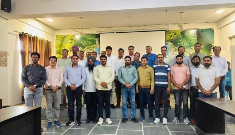 Ellenabad: Students of Government College visit Rakhigarhi, Principal holds meeting with schools to increase admission