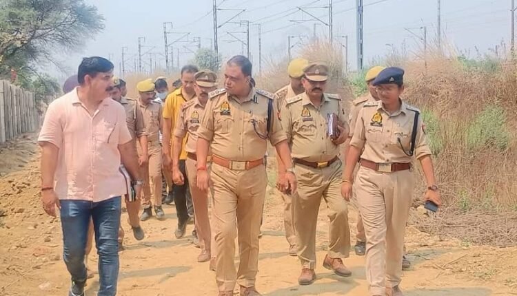 The body of a youth who had gone to visit a fair was found near the railway track, family members suspect two of his friends to be his accomplices