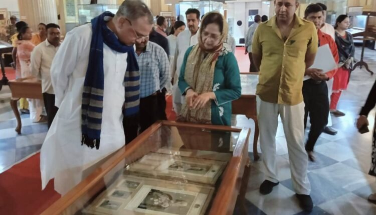 Exhibition of rare artifacts organized on the theme "Cultural identity is heritage adorned with cleanliness"