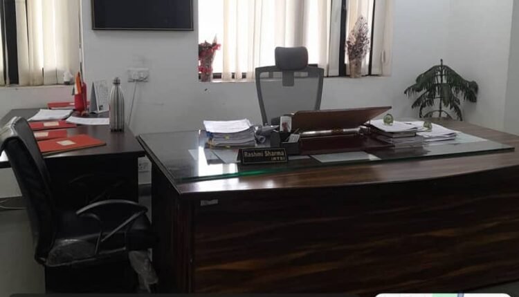 Look at the condition of Alwar Tehsildar: did not reach office on time, anger among employees