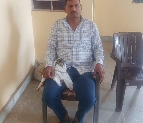 Khairthal-Tijara Patwari Ashok Kumar Jat caught taking bribe, ACB caught him red handed