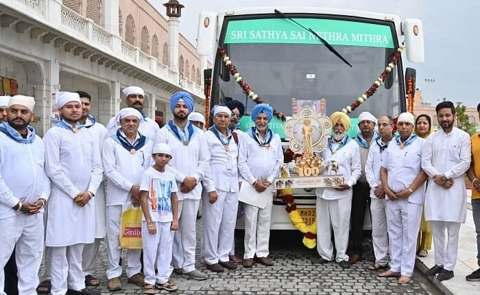 After Ardaas at Amritsar Sri Harmandir Sahib "Netra Mitra Mobile Van" was launched by Sri Sathya Sai Seva Samiti Punjab