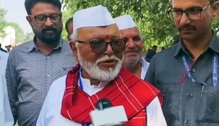 Fadnavis expands ministry; NCP leader Chhagan Bhujbal inducted