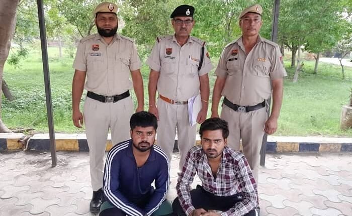 The team of Police Station Sector 16 arrested the two accused who stabbed the delivery boy