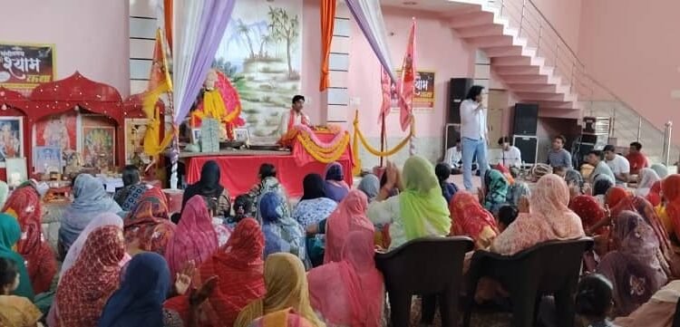 Baba's birthday celebrated by cutting cake in musical Shri Shyam Katha